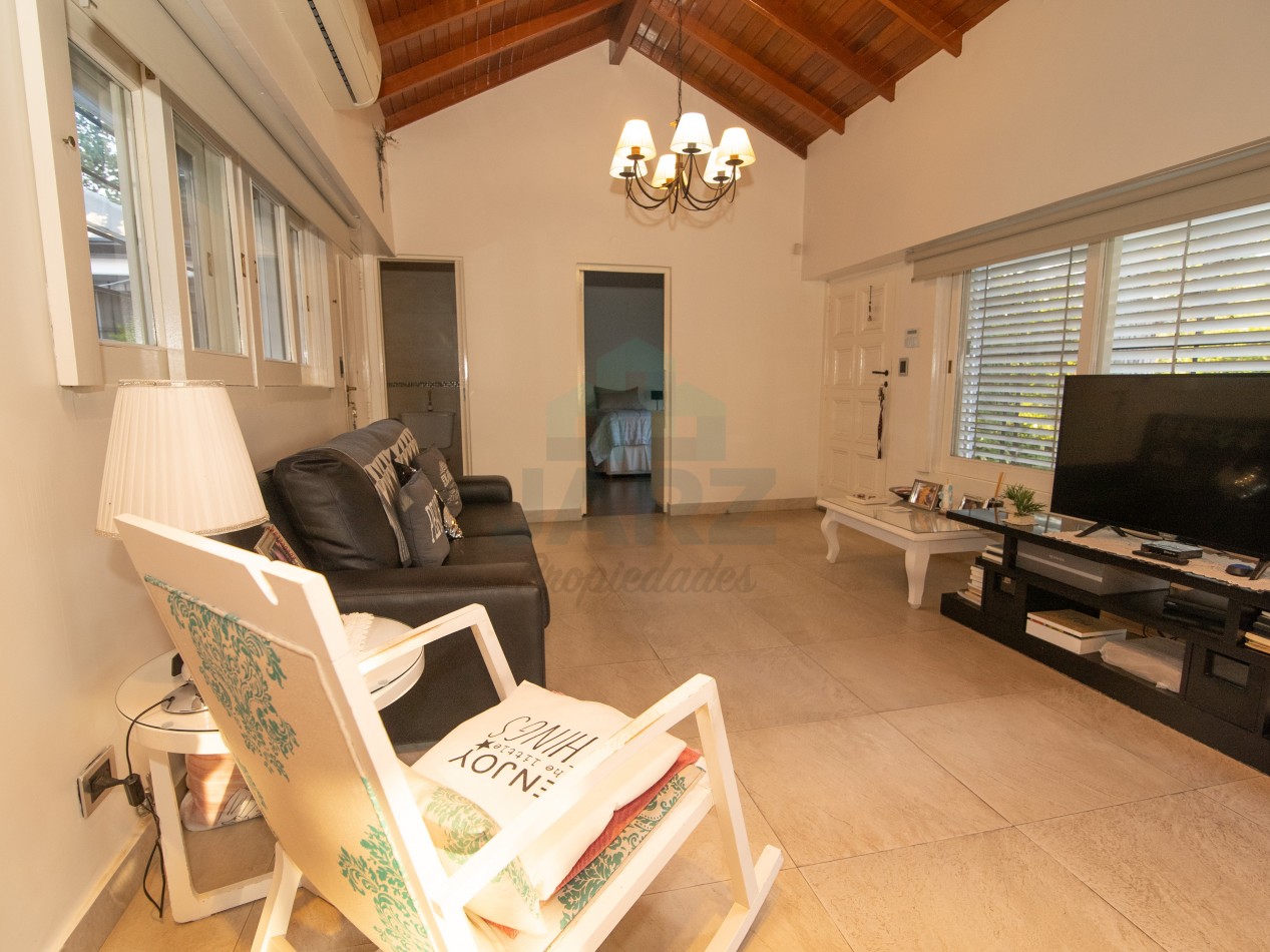 VENTA CASA QUINTA EN RANELAGH CON PARRILLA PARQUE 