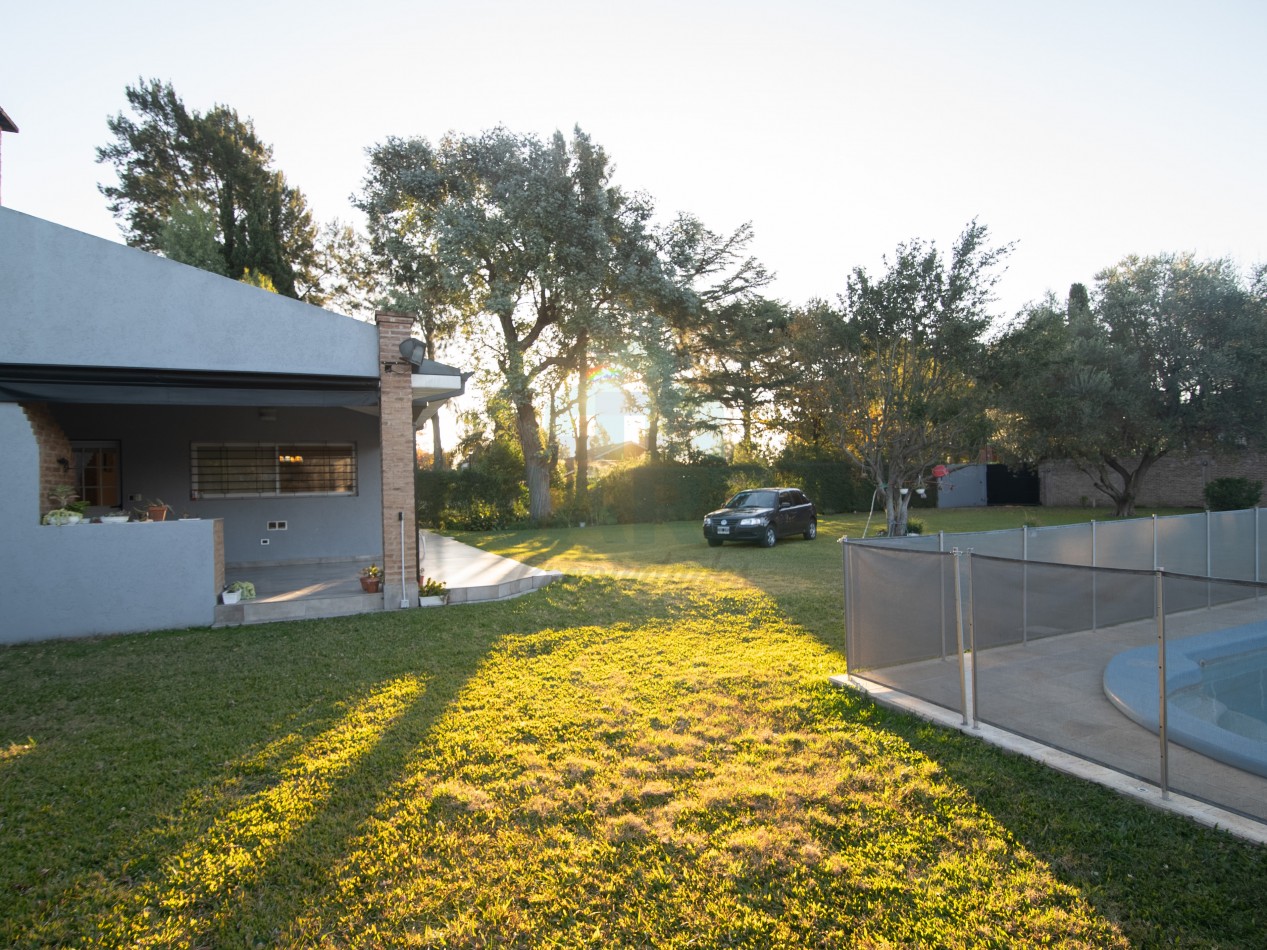 VENTA CASA QUINTA EN RANELAGH CON PARRILLA PARQUE 