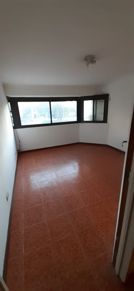 Departamento de 3 dormitorios Av mitre Avellaneda