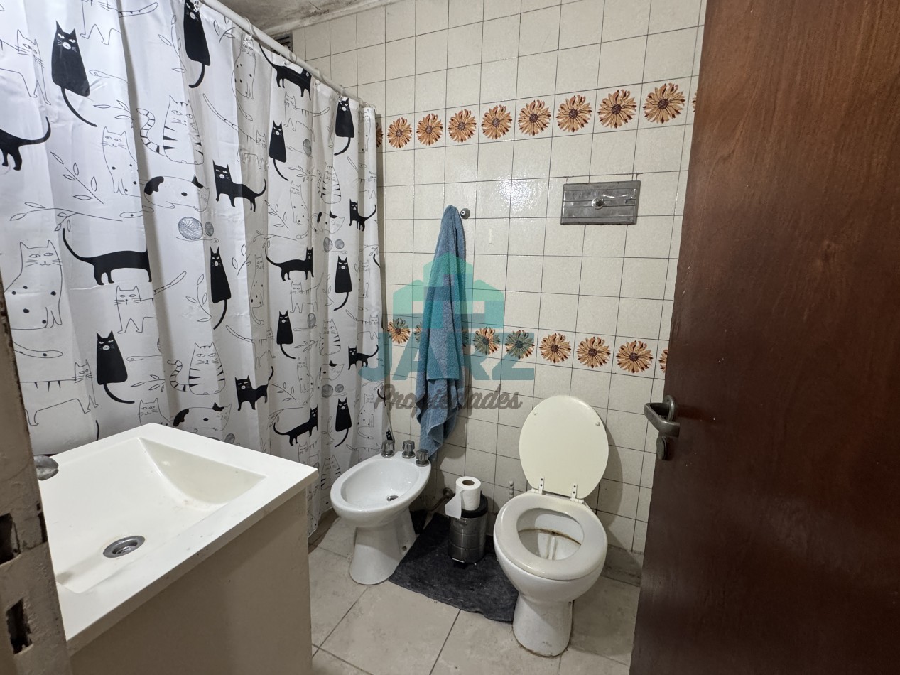 RETASADO!! Departamento de 3 dormitorios Av mitre Avellaneda