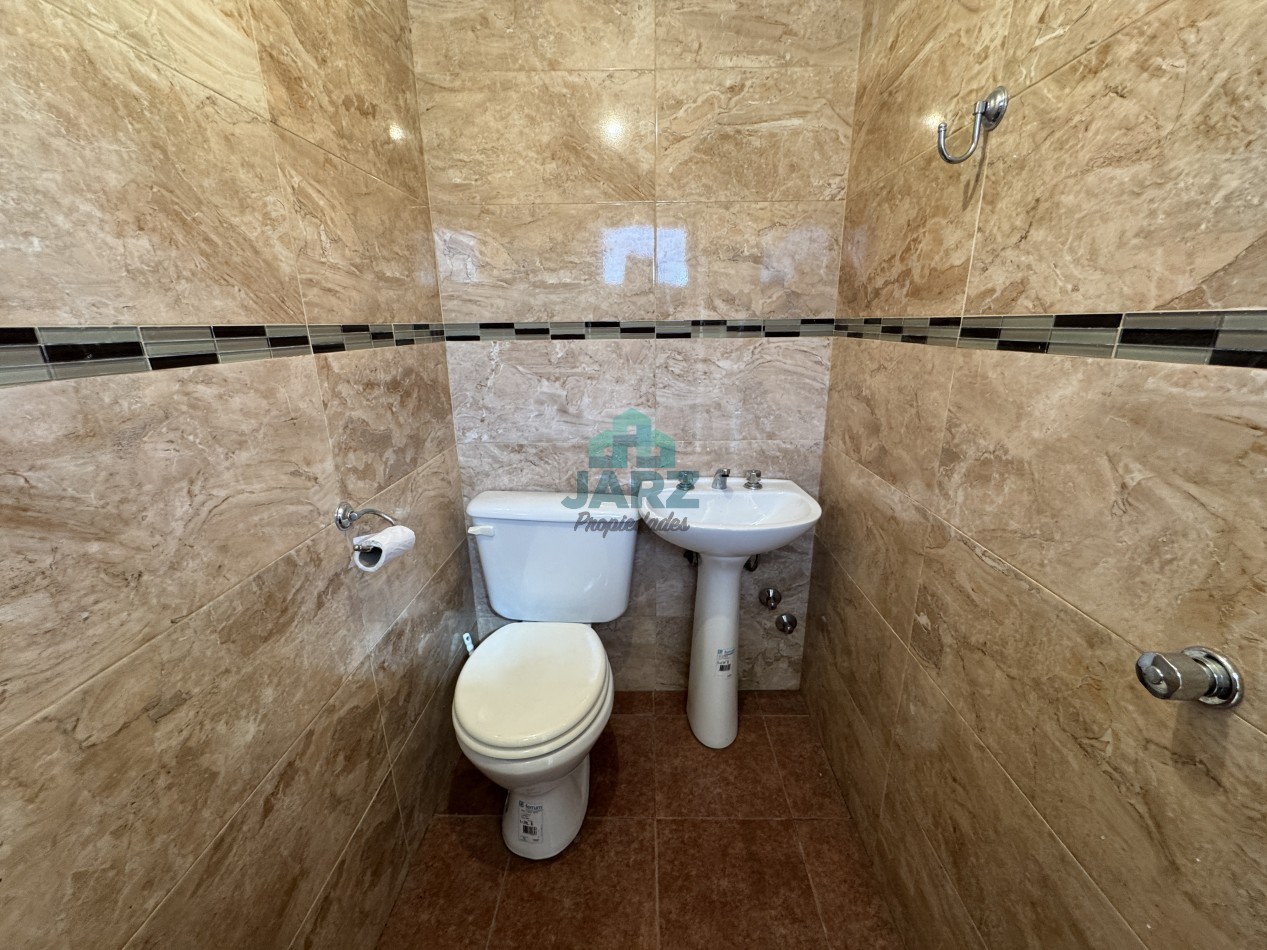 VENTA EN QUILMES - DOS CASA EN UN MISMO LOTE 