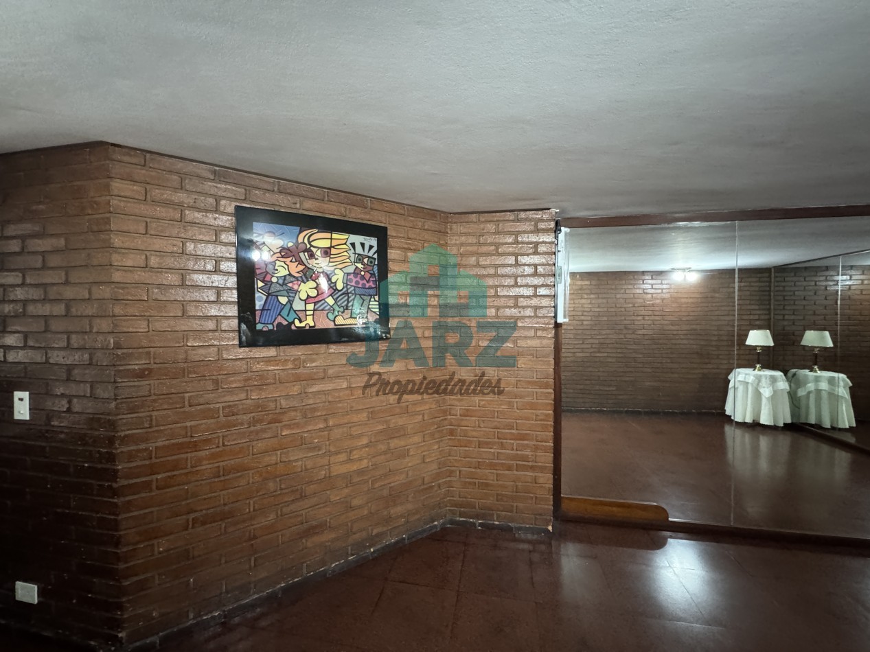 RETASADO!! Departamento de 3 dormitorios Av mitre Avellaneda