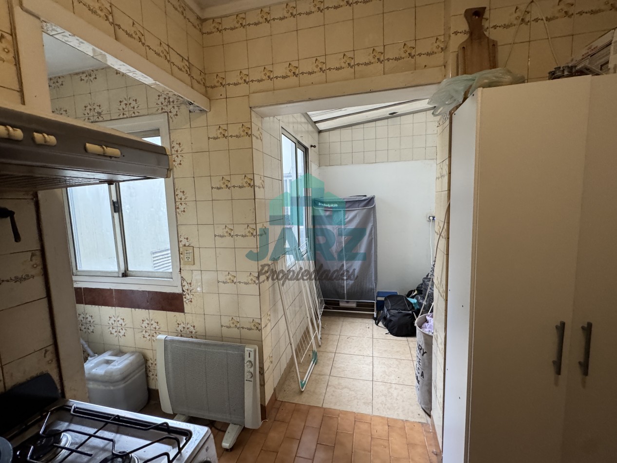RETASADO!! Departamento de 3 dormitorios Av mitre Avellaneda