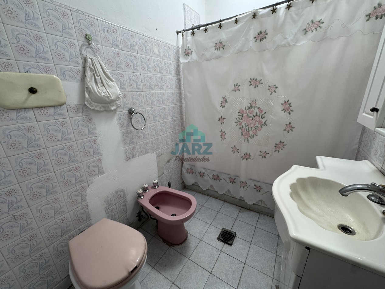 VENTA EN QUILMES - DOS CASA EN UN MISMO LOTE 