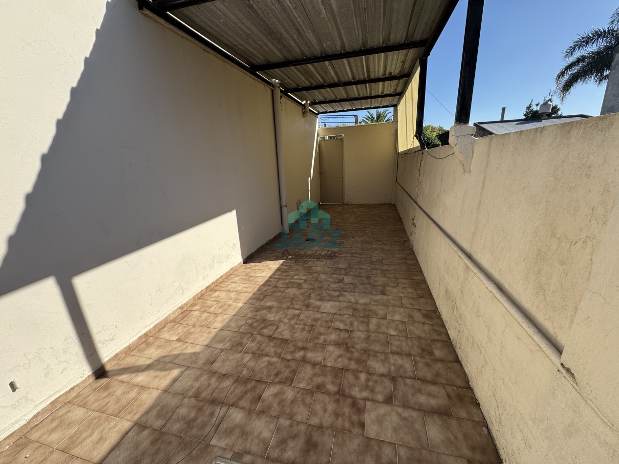 VENTA EN QUILMES - DOS CASA EN UN MISMO LOTE 