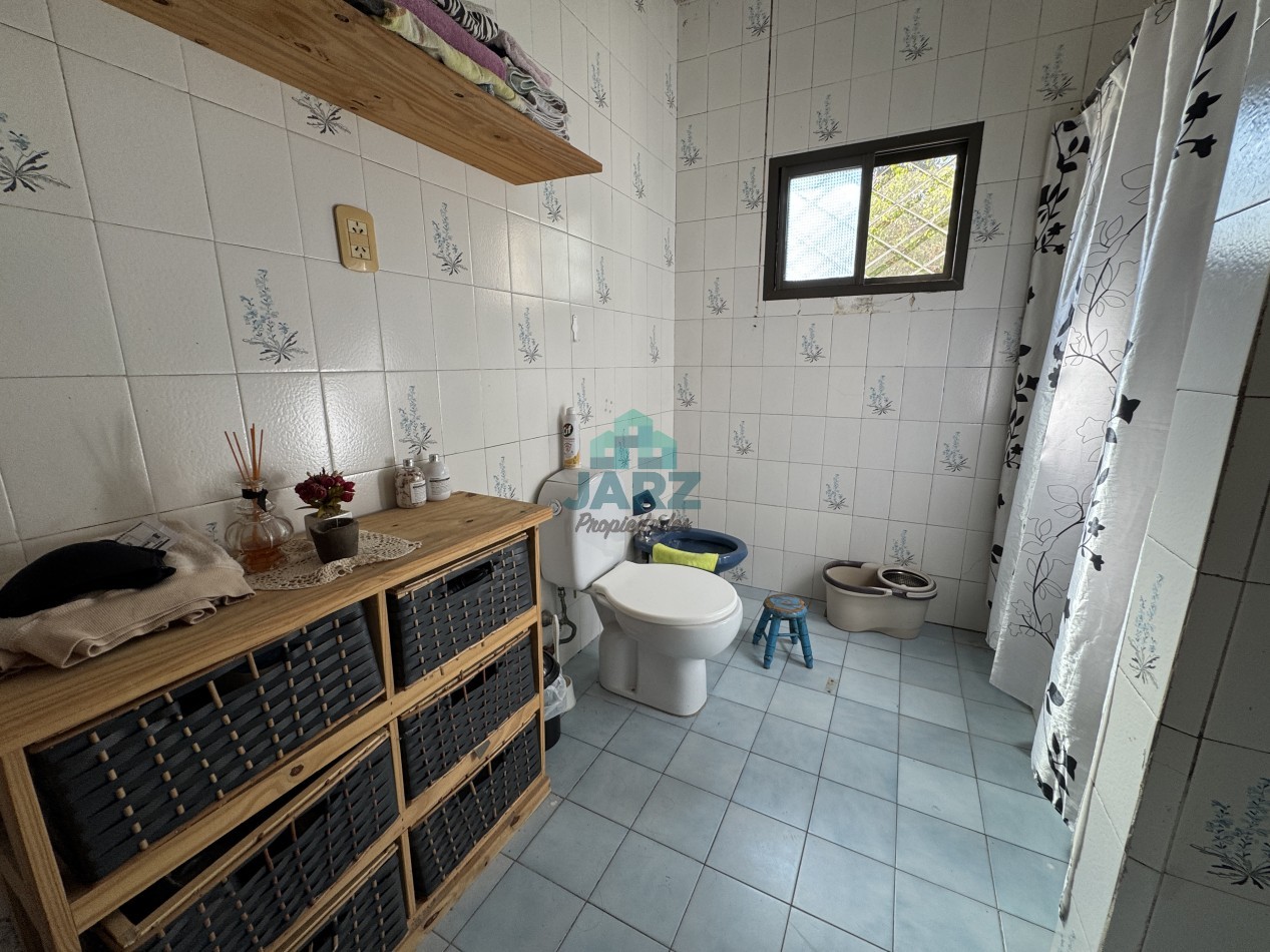 VENTA EN QUILMES - DOS CASA EN UN MISMO LOTE 