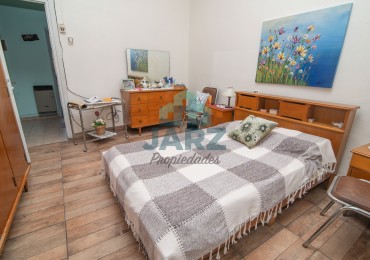 CASA VENTA BERNAL 2 AMBIENTES Y PATIO